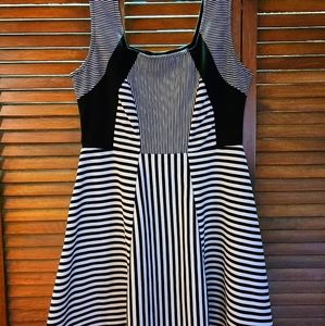 City Triangles XL black/white striped dress